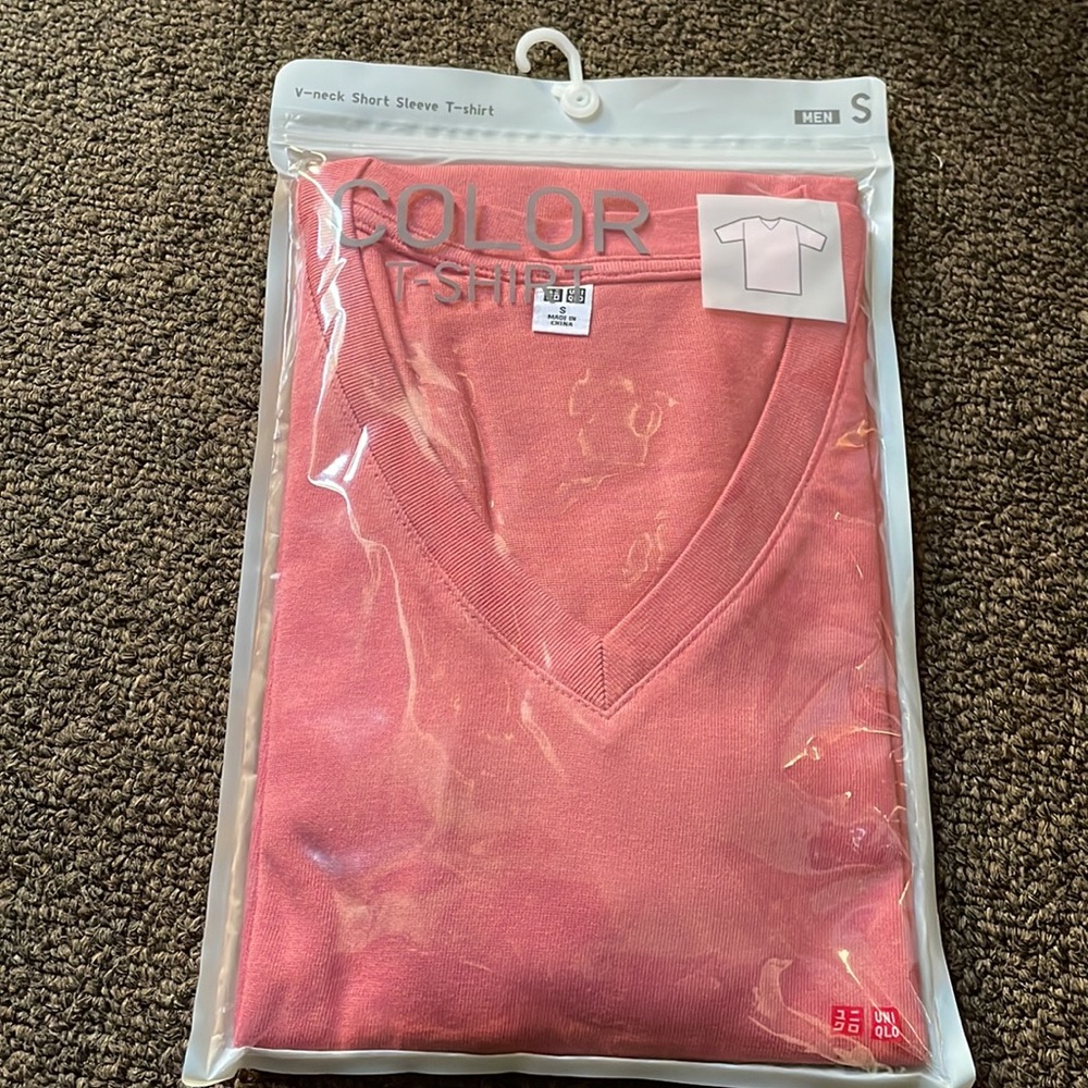 Uniqlo small/med V-Neck
